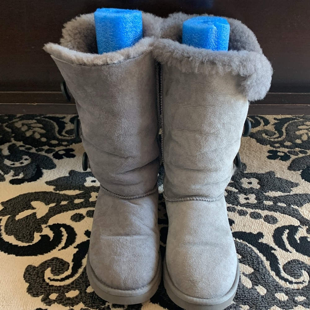 Ugg Bailey Button Triplet Boot Size 7 - image 2